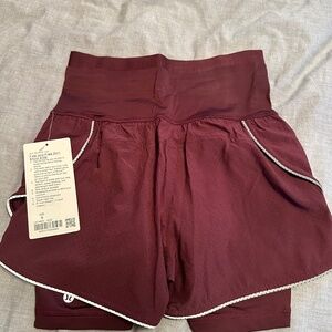 NWT Lululemon 2in1 shorts